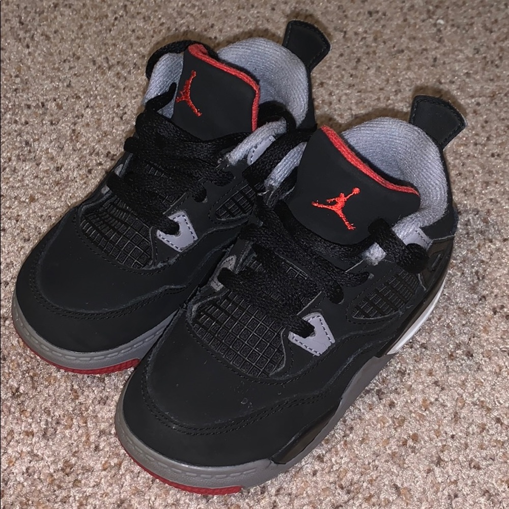 COPY - Authentic Jordan Retro 4